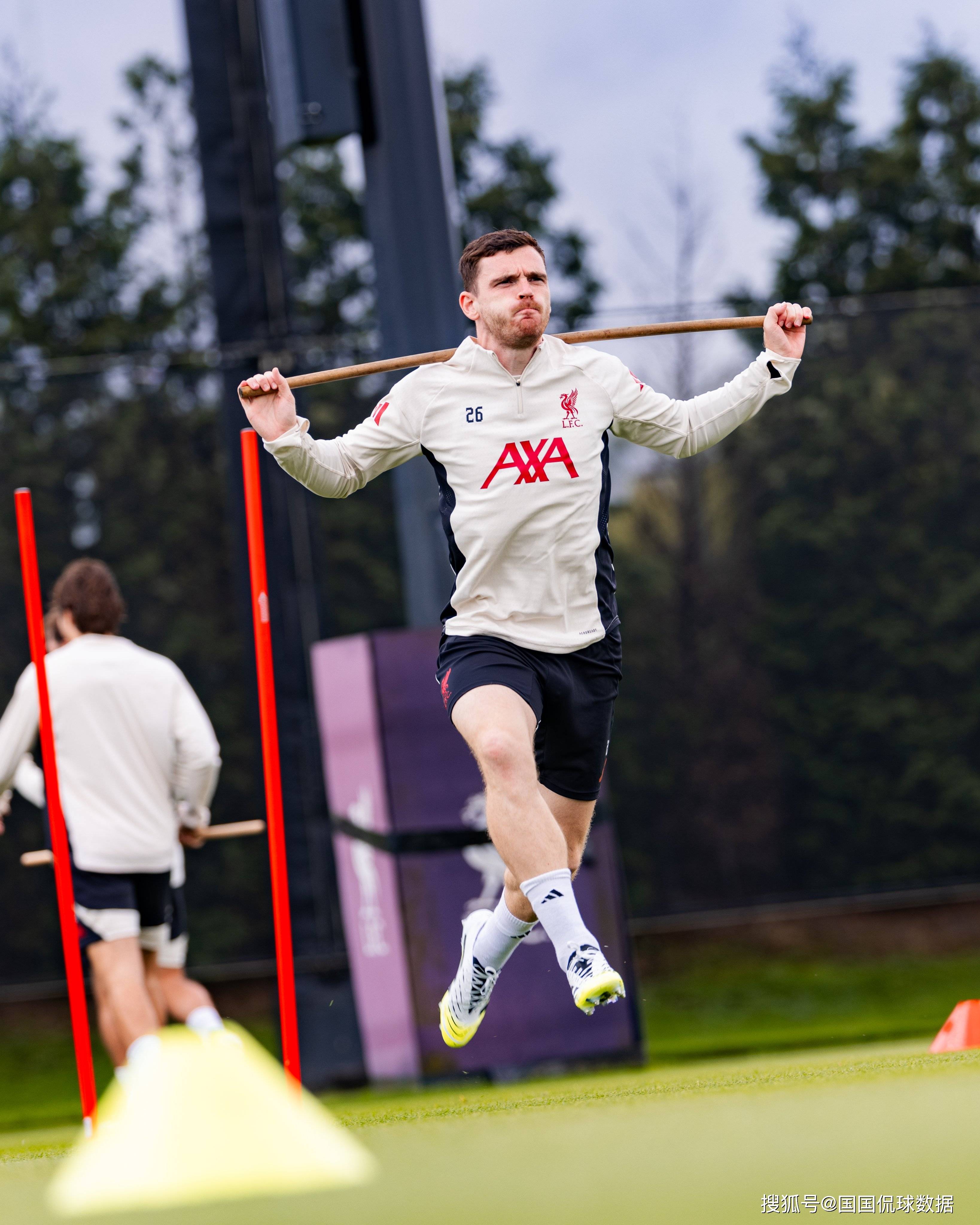 开云官网-关于国际比赛日巴黎圣日耳曼备战社区盾，主帅复盘细节曝光，更衣室稳定，纪律约束更严格的信息