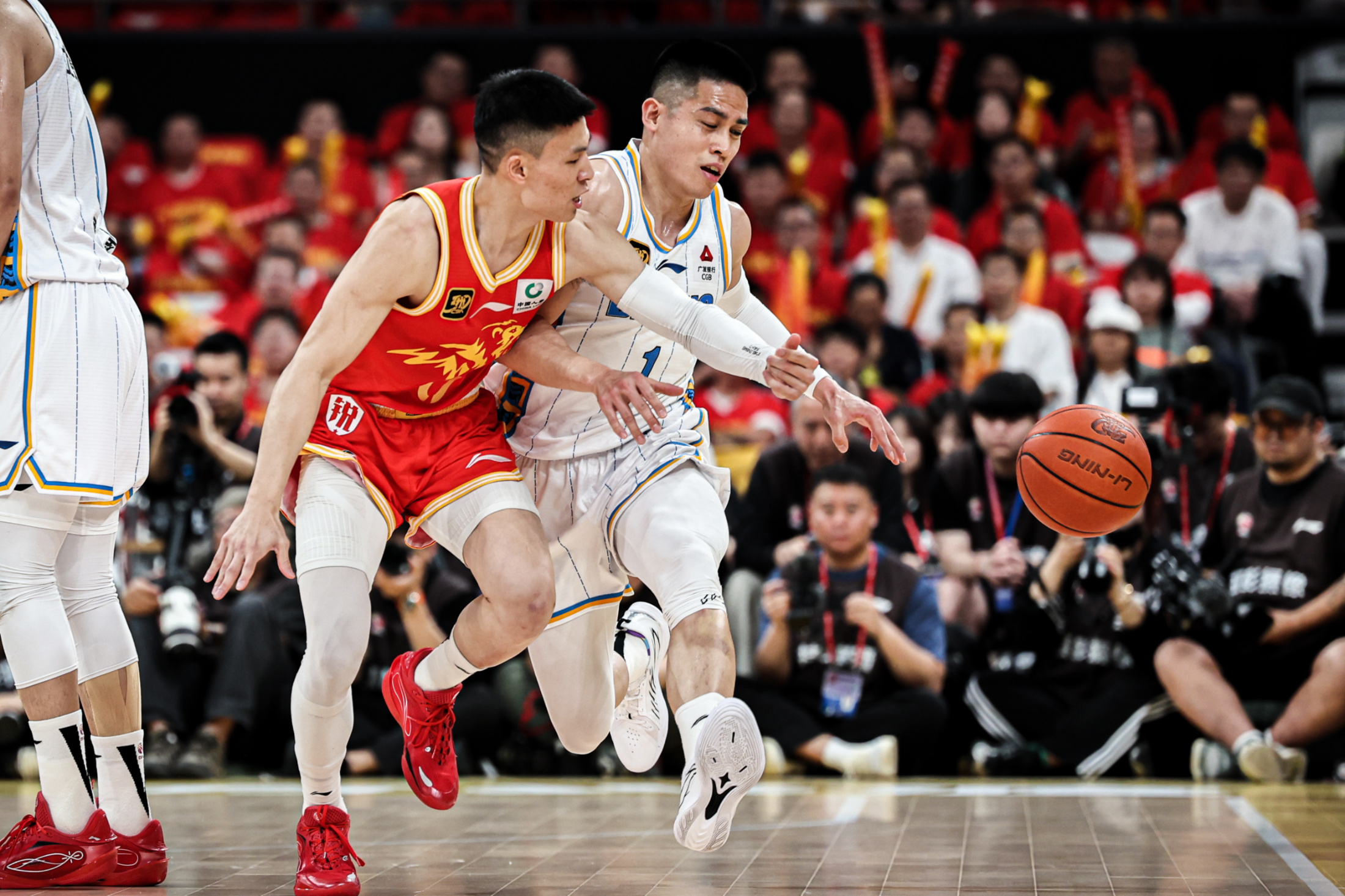 开云体育APP下载-加时末段广东宏远豪取连胜：CBA常规赛节点到来；赛场秩序良好；年轻球员得到机会的简单介绍