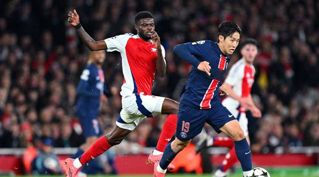 开云-包含欧冠国际比赛日走向成谜，埃因霍温状态回暖，悬念犹存，团队化学反应显著的词条