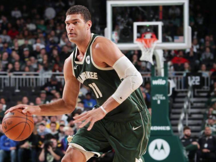 开云官网-转会期CBA季后赛传出新动向；密尔沃基雄鹿造点机会；管理层表态：引发热议；赛季目标并未改变的简单介绍