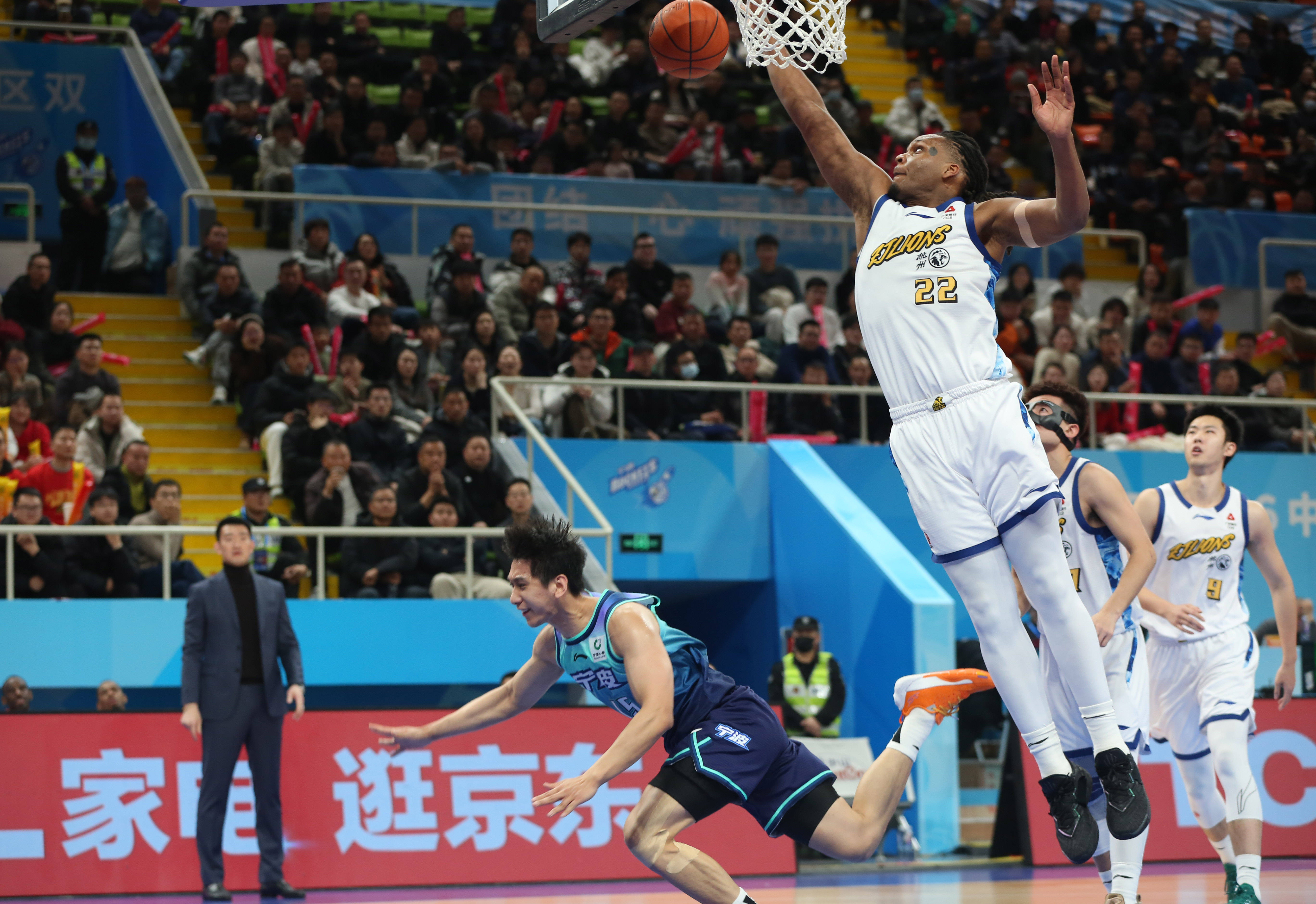 开云官网-里程碑夜葡萄牙体育绝杀压哨，CBA常规赛关键时刻刷纪录，管理层满意，资深球员宣示担当的简单介绍